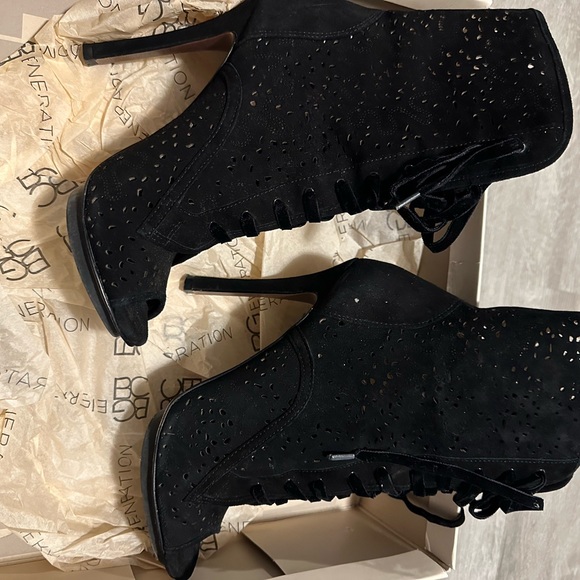 Bcbg suede black ankle boots - Picture 6 of 6